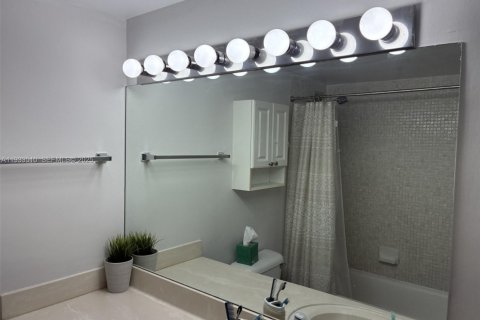 Condominio en venta en Miami Beach, Florida, 1 dormitorio, 79.15 m2 № 1993855 - foto 22