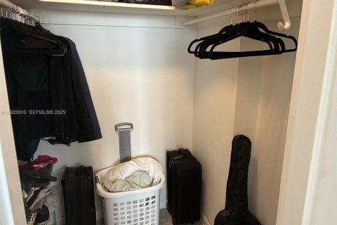 Condominio en venta en Miami Beach, Florida, 1 dormitorio, 79.15 m2 № 1993855 - foto 20