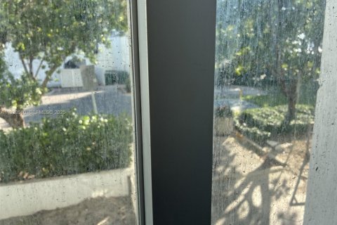 Condominio en venta en Miami Beach, Florida, 1 dormitorio, 79.15 m2 № 1993855 - foto 18