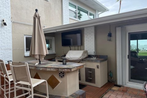 Casa en venta en Jensen Beach, Florida, 5 dormitorios, 334.45 m2 № 2053576 - foto 26