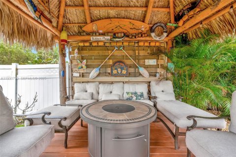 Casa en venta en Jensen Beach, Florida, 5 dormitorios, 334.45 m2 № 2053576 - foto 24