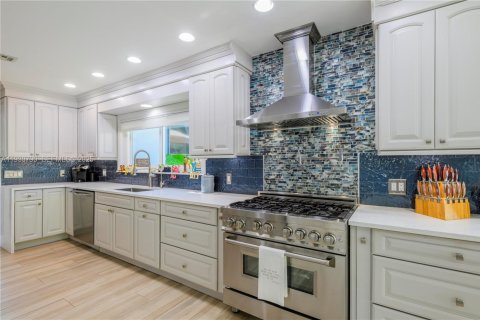 Casa en venta en Jensen Beach, Florida, 5 dormitorios, 334.45 m2 № 2053576 - foto 11