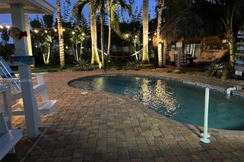 Casa en venta en Jensen Beach, Florida, 5 dormitorios, 334.45 m2 № 2053576 - foto 6