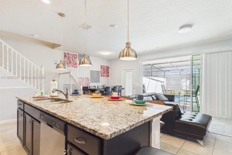 Touwnhouse à vendre à Davenport, Floride: 5 chambres, 213.02 m2 № 2051828 - photo 6