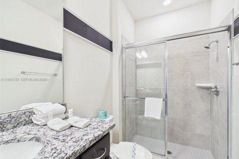 Touwnhouse à vendre à Davenport, Floride: 5 chambres, 213.02 m2 № 2051828 - photo 15