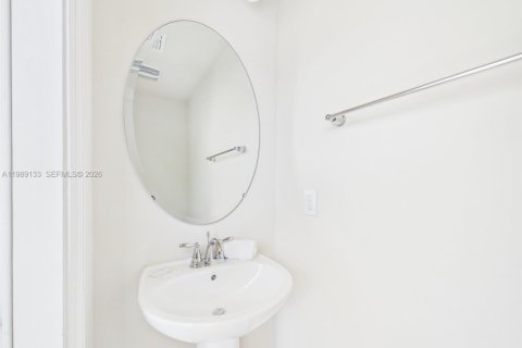 Touwnhouse à vendre à Davenport, Floride: 5 chambres, 213.02 m2 № 2051828 - photo 12