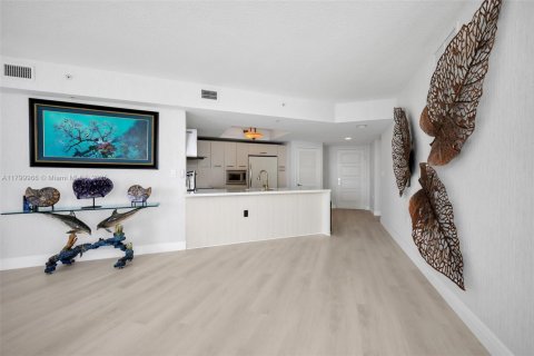 Condo in Sunny Isles Beach, Florida, 3 bedrooms  № 1867186 - photo 12
