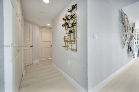 Condo in Sunny Isles Beach, Florida, 3 bedrooms  № 1867186 - photo 22