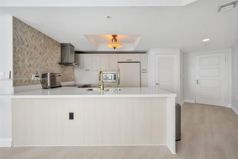 Condo in Sunny Isles Beach, Florida, 3 bedrooms  № 1867186 - photo 13