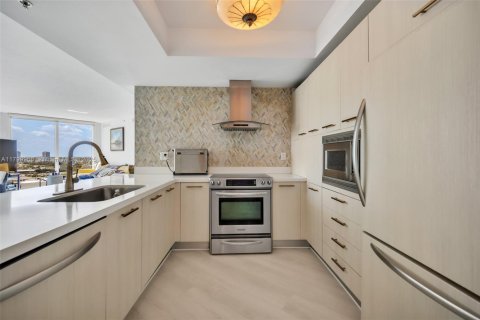 Condo in Sunny Isles Beach, Florida, 3 bedrooms  № 1867186 - photo 14