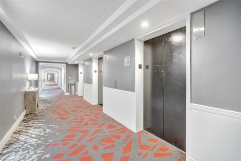 Condominio en venta en Fort Lauderdale, Florida, 1 dormitorio, 50.91 m2 № 1729337 - foto 30