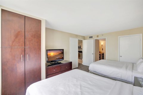 Condominio en venta en Fort Lauderdale, Florida, 1 dormitorio, 50.91 m2 № 1729337 - foto 24