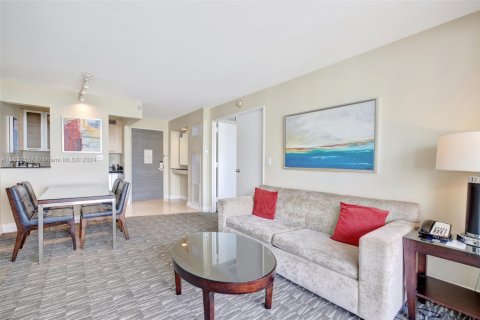 Condominio en venta en Fort Lauderdale, Florida, 1 dormitorio, 50.91 m2 № 1729337 - foto 18