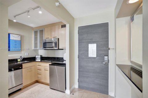 Condominio en venta en Fort Lauderdale, Florida, 1 dormitorio, 50.91 m2 № 1729337 - foto 21