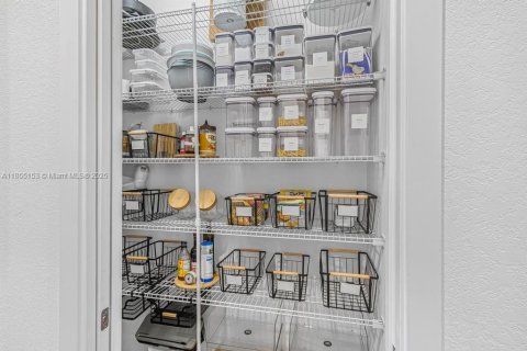 Купить таунхаус в Хомстед, Флорида 1 комната, 156.63м2, № 1962643 - фото 10