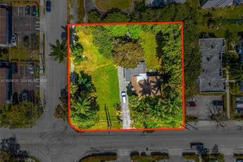 Casa en venta en Miami, Florida, 4 dormitorios, 128.76 m2 № 2040859 - foto 5