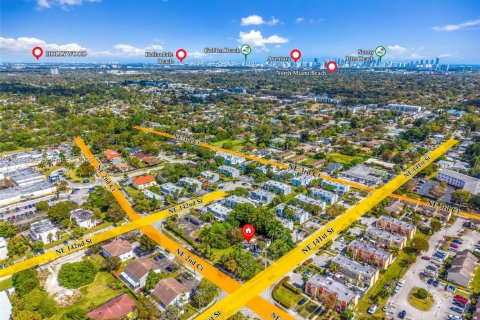 Casa en venta en Miami, Florida, 4 dormitorios, 128.76 m2 № 2040859 - foto 19