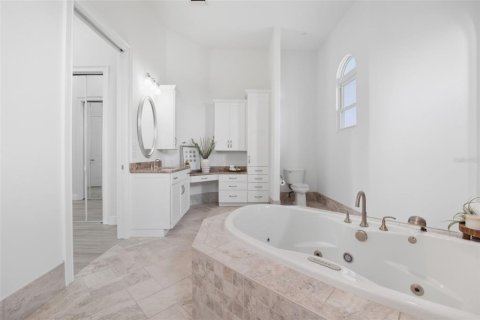 House in Ruskin, Florida 7 bedrooms, 814.66 sq.m. № 2119452 - photo 29