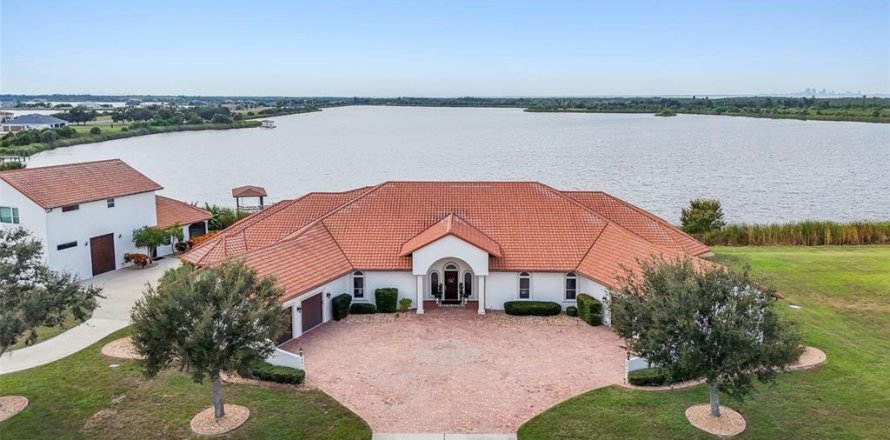 House in Ruskin, Florida 7 bedrooms, 814.66 sq.m. № 2119452
