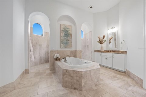 House in Ruskin, Florida 7 bedrooms, 814.66 sq.m. № 2119452 - photo 27