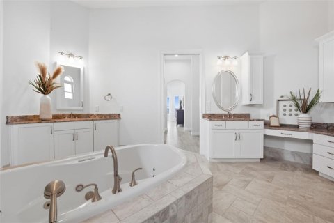 House in Ruskin, Florida 7 bedrooms, 814.66 sq.m. № 2119452 - photo 30