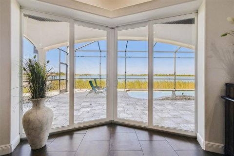 House in Ruskin, Florida 7 bedrooms, 814.66 sq.m. № 2119452 - photo 15