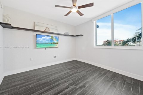 Condo in Pompano Beach, Florida, 3 bedrooms  № 1482403 - photo 24