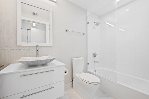 Condo in Pompano Beach, Florida, 3 bedrooms  № 1482403 - photo 25