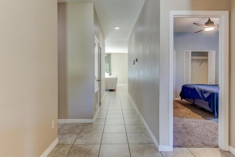 House in Orlando, Florida 4 bedrooms, 170.85 sq.m. № 1721514 - photo 12