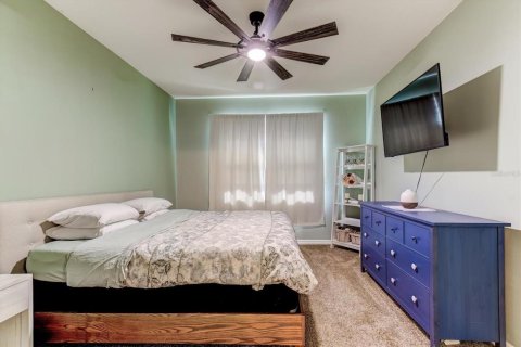 House in Orlando, Florida 4 bedrooms, 170.85 sq.m. № 1721514 - photo 15