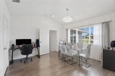 Casa en venta en Orlando, Florida, 3 dormitorios, 209.12 m2 № 2097152 - foto 20