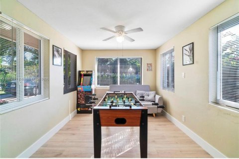 House in Fort Lauderdale, Florida 3 bedrooms, 118.82 sq.m. № 1929823 - photo 10