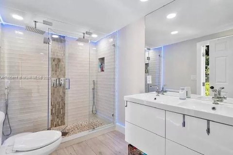 House in Fort Lauderdale, Florida 3 bedrooms, 118.82 sq.m. № 1929823 - photo 15