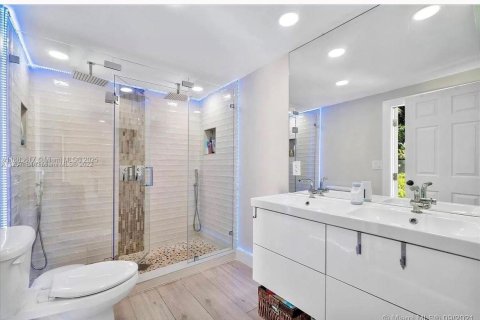 House in Fort Lauderdale, Florida 3 bedrooms, 118.82 sq.m. № 1929823 - photo 6