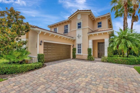 House in Jupiter, Florida 4 bedrooms, 262.82 sq.m. № 2168255 - photo 18