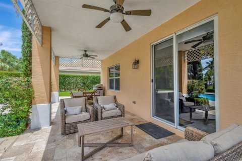 House in Jupiter, Florida 4 bedrooms, 262.82 sq.m. № 2168255 - photo 12