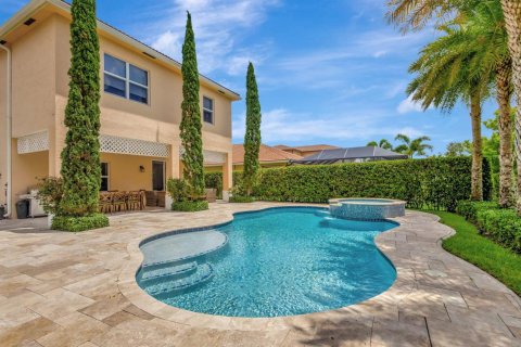 House in Jupiter, Florida 4 bedrooms, 262.82 sq.m. № 2168255 - photo 4