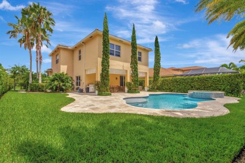 House in Jupiter, Florida 4 bedrooms, 262.82 sq.m. № 2168255 - photo 5