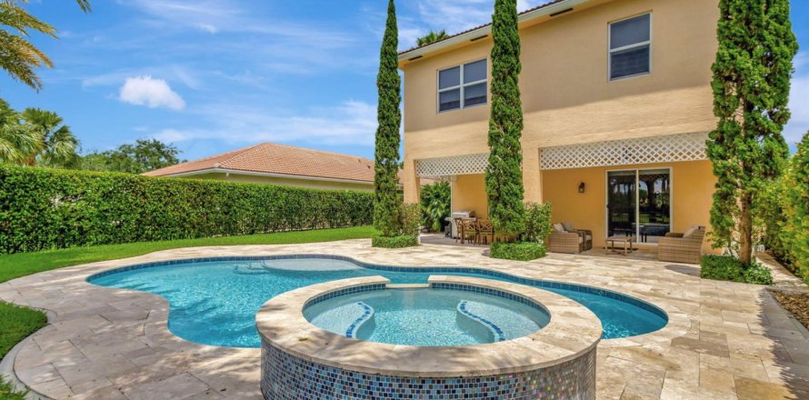 House in Jupiter, Florida 4 bedrooms, 262.82 sq.m. № 2168255