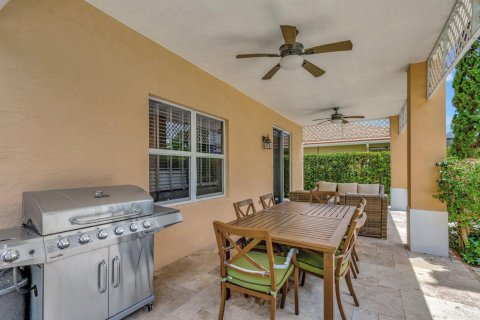 House in Jupiter, Florida 4 bedrooms, 262.82 sq.m. № 2168255 - photo 10