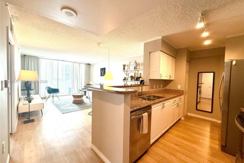Copropriété à louer à Miami, Floride: 1 chambre, 70.61 m2 № 2169076 - photo 5