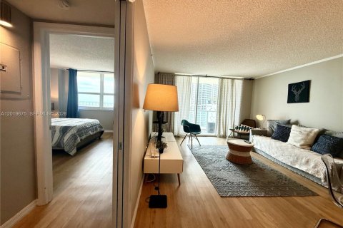 Copropriété à louer à Miami, Floride: 1 chambre, 70.61 m2 № 2169076 - photo 12