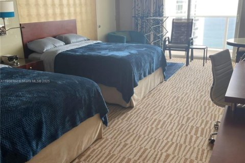 Condo in Sunny Isles Beach, Florida № 2082090 - photo 6