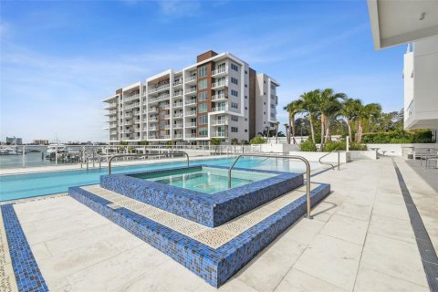 Condominio en alquiler en Clearwater, Florida, 2 dormitorios, 173.26 m2 № 1917132 - foto 18