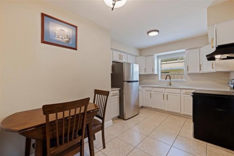 Casa en venta en Saint Petersburg, Florida, 3 dormitorios, 99.22 m2 № 1298036 - foto 8