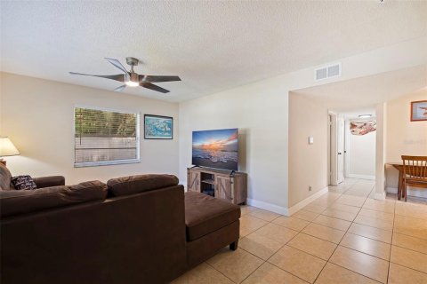 Casa en venta en Saint Petersburg, Florida, 3 dormitorios, 99.22 m2 № 1298036 - foto 7