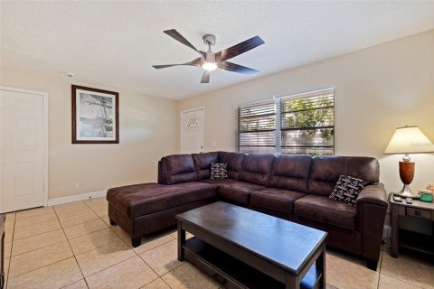 Casa en venta en Saint Petersburg, Florida, 3 dormitorios, 99.22 m2 № 1298036 - foto 5