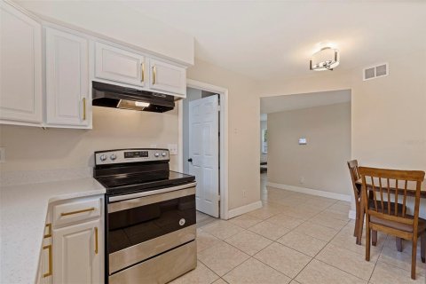 Casa en venta en Saint Petersburg, Florida, 3 dormitorios, 99.22 m2 № 1298036 - foto 10