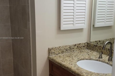 Condominio en alquiler en Miami, Florida, 2 dormitorios, 114.73 m2 № 1930819 - foto 18