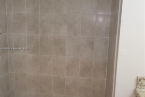 Condominio en alquiler en Miami, Florida, 2 dormitorios, 114.73 m2 № 1930819 - foto 15